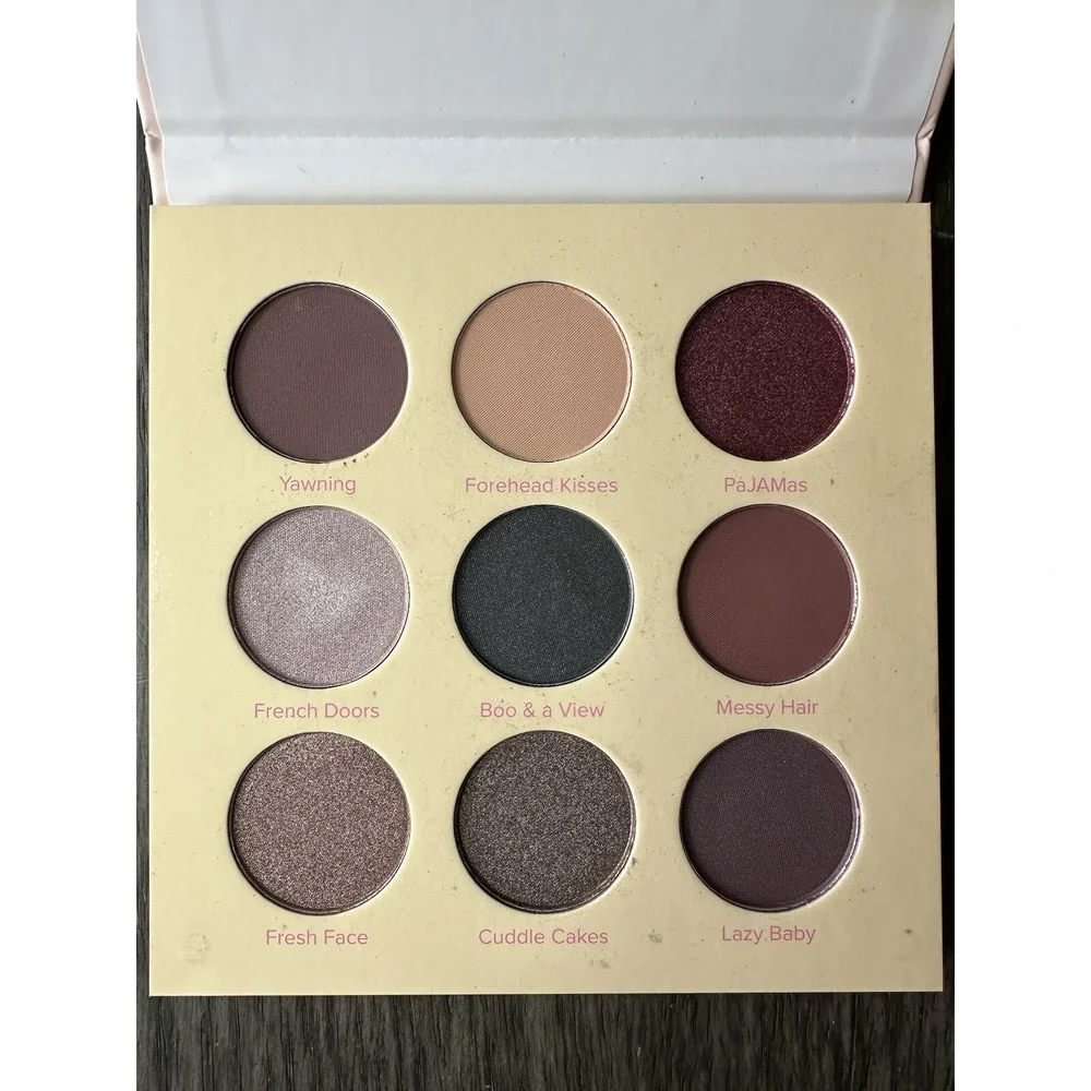 Beauty Bakerie Breakfast In‎ Bed Eyeshadow Palette. 9 Shades.